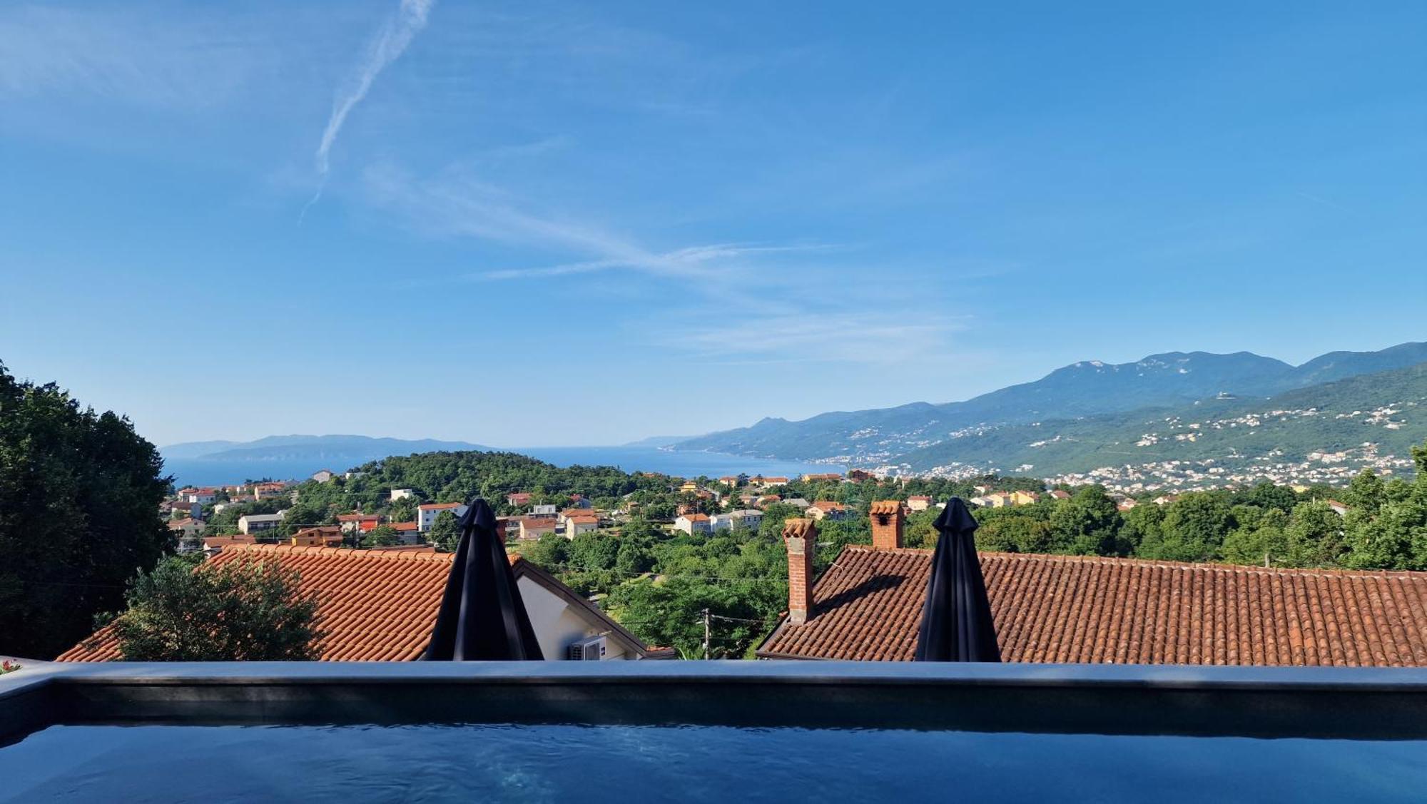 Srok Apartments With Pool Кастав Екстериор снимка