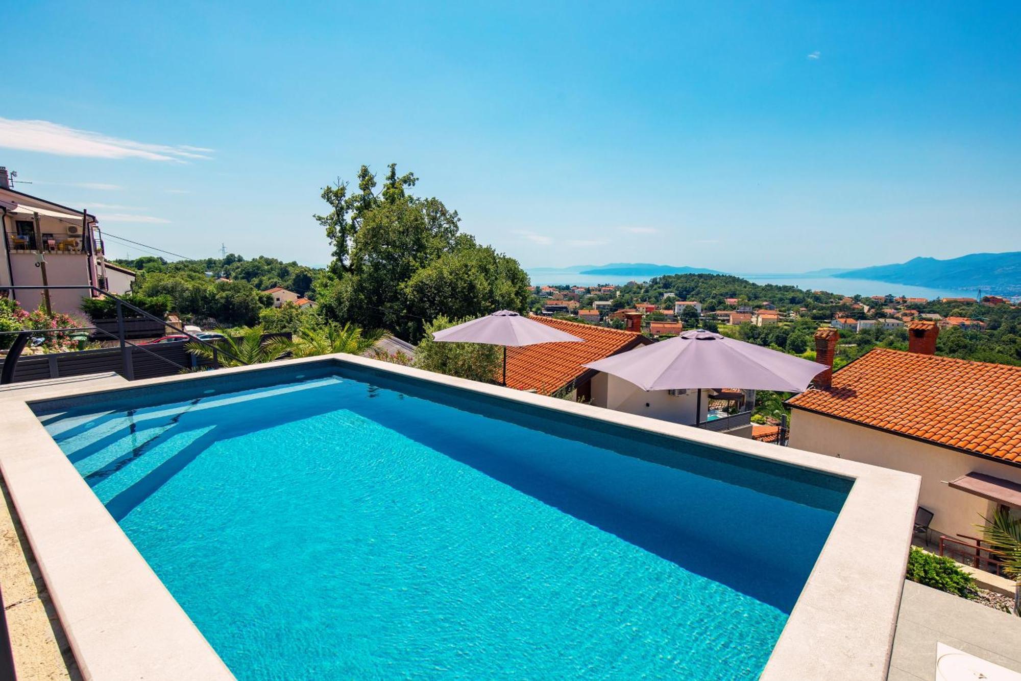 Srok Apartments With Pool Кастав Екстериор снимка
